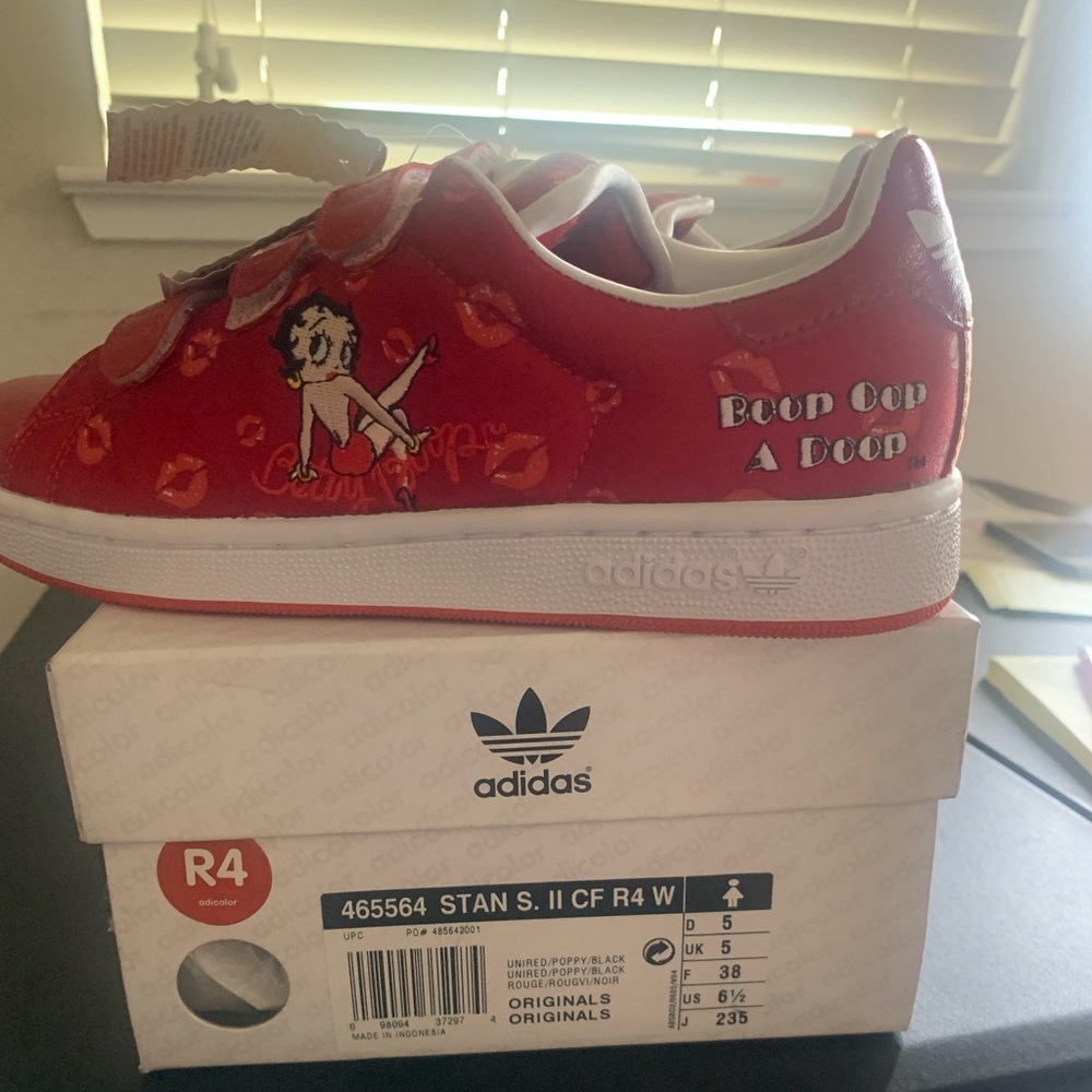 NWT Betty Boop Stan Smith Special Edition